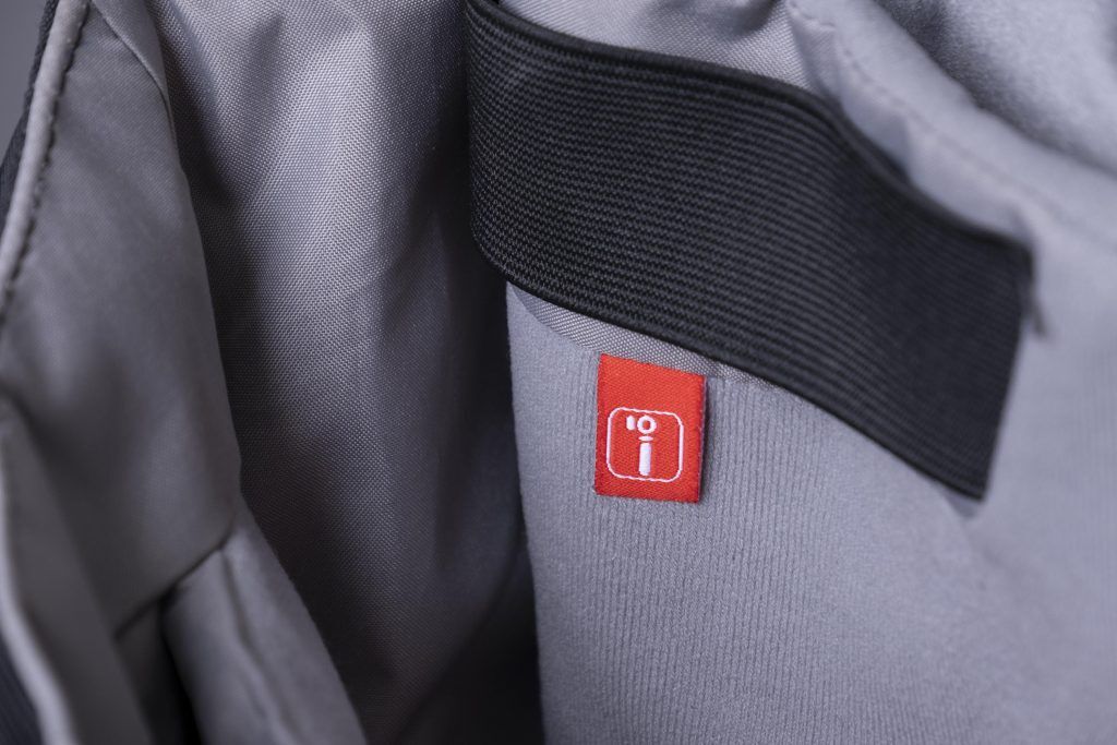 Review: Manfrotto Shoulder Bag 30 - The Phoblographer